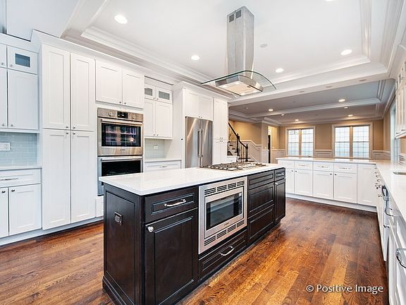 4th image of 5150 N Claremont
