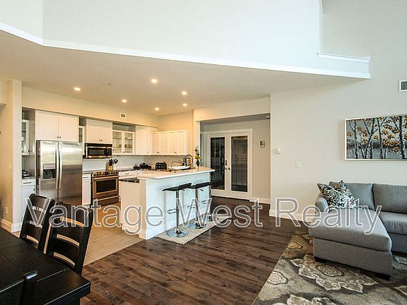 2nd image of 1088 Sunset Dr #608
