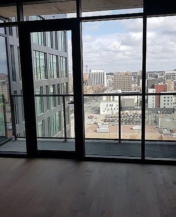 2nd image of 490 2nd Ave S #1403