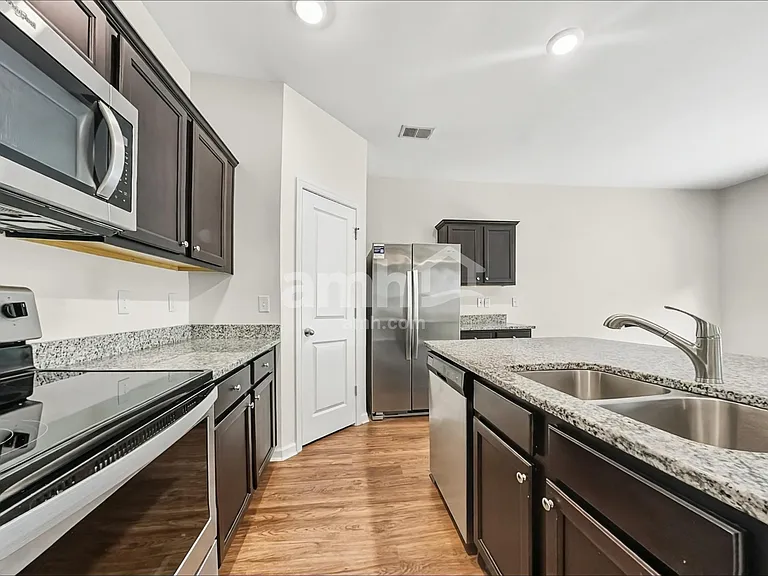 107 Orion Way — Photo 4