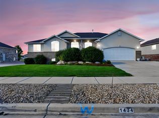 1434 W 1100 N, Farr West, UT 84404