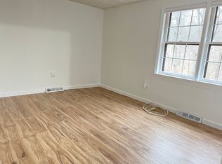 2 Hillcrest Dr, Lowell, MA 01851