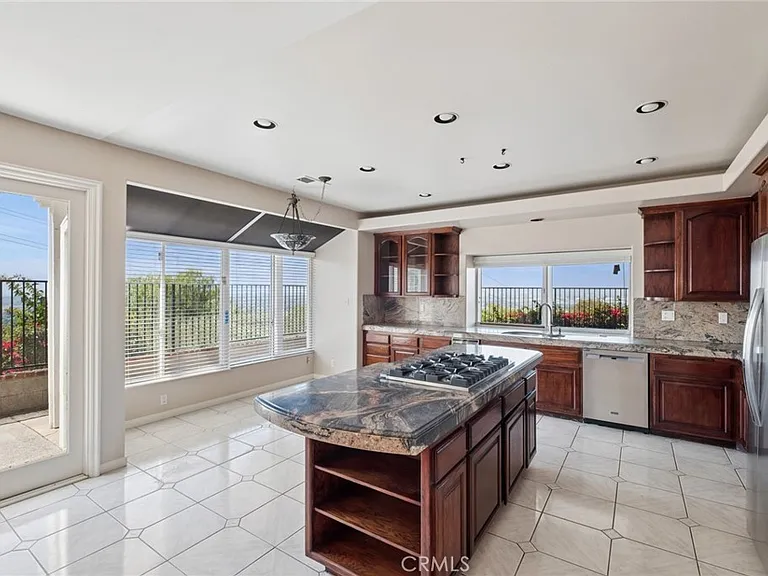 2504 N Courtland St — Photo 12