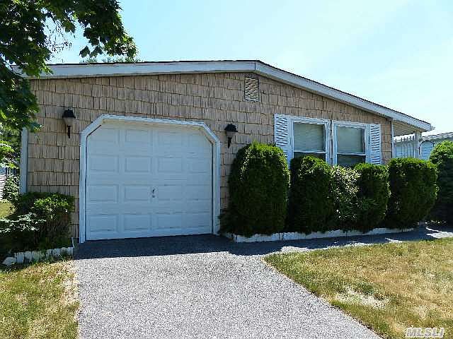 1st image of 124 Village Cir W