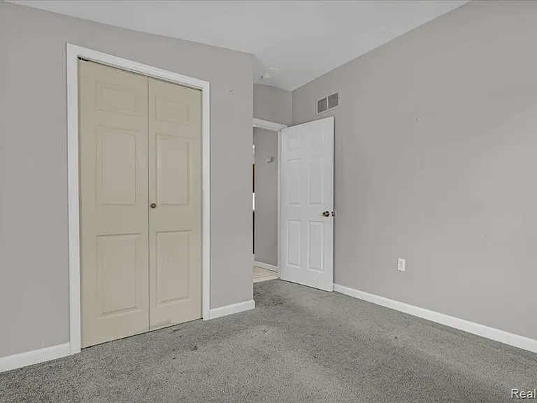 8268 Hudson Ave — Photo 12
