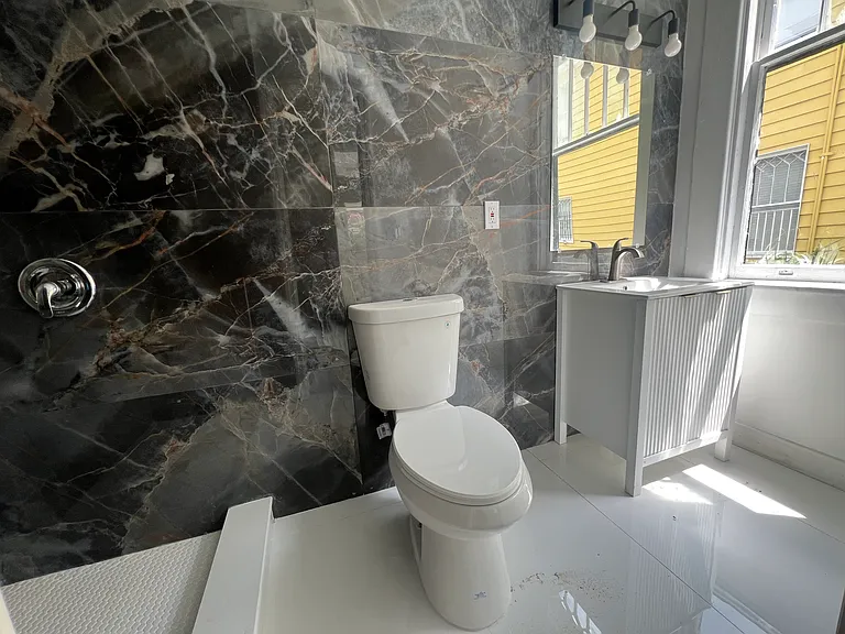 312 W 37th St #A — Photo 43