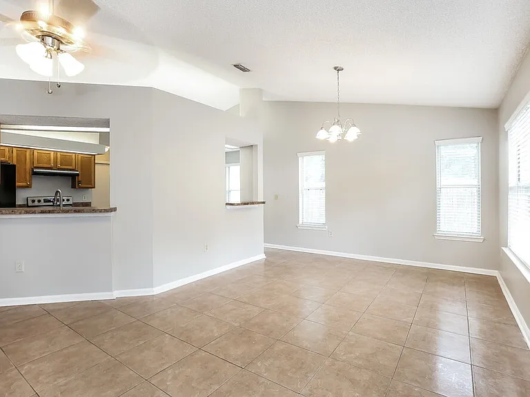 3379 Deerfield Pointe Dr — Photo 6
