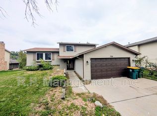 7216 79th Ave N, Brooklyn Park, MN 55445