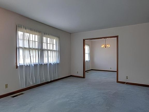 3rd image of 382 Old Union Ave