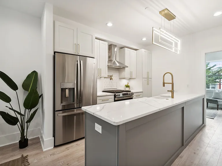163 U St NE #1 — Photo 11