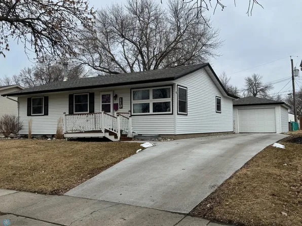 110 9th Ave E, West Fargo, ND 58078