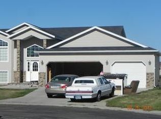 3124 11th Ave S, Moorhead, MN 56560