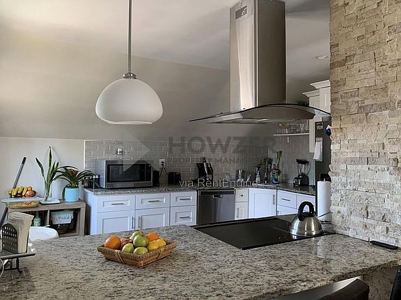 3rd image of 322 Broad St APT 2