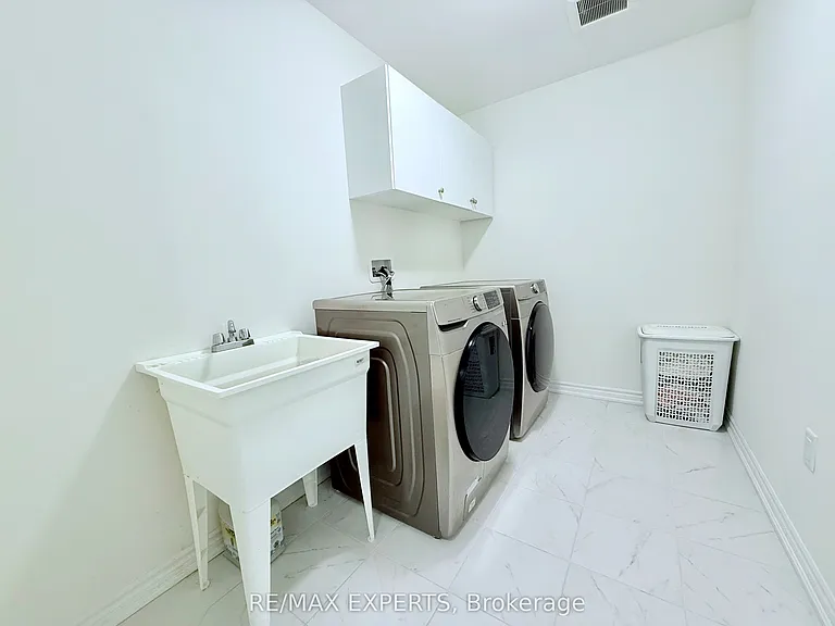 2229 Grainger Loop — Photo 23
