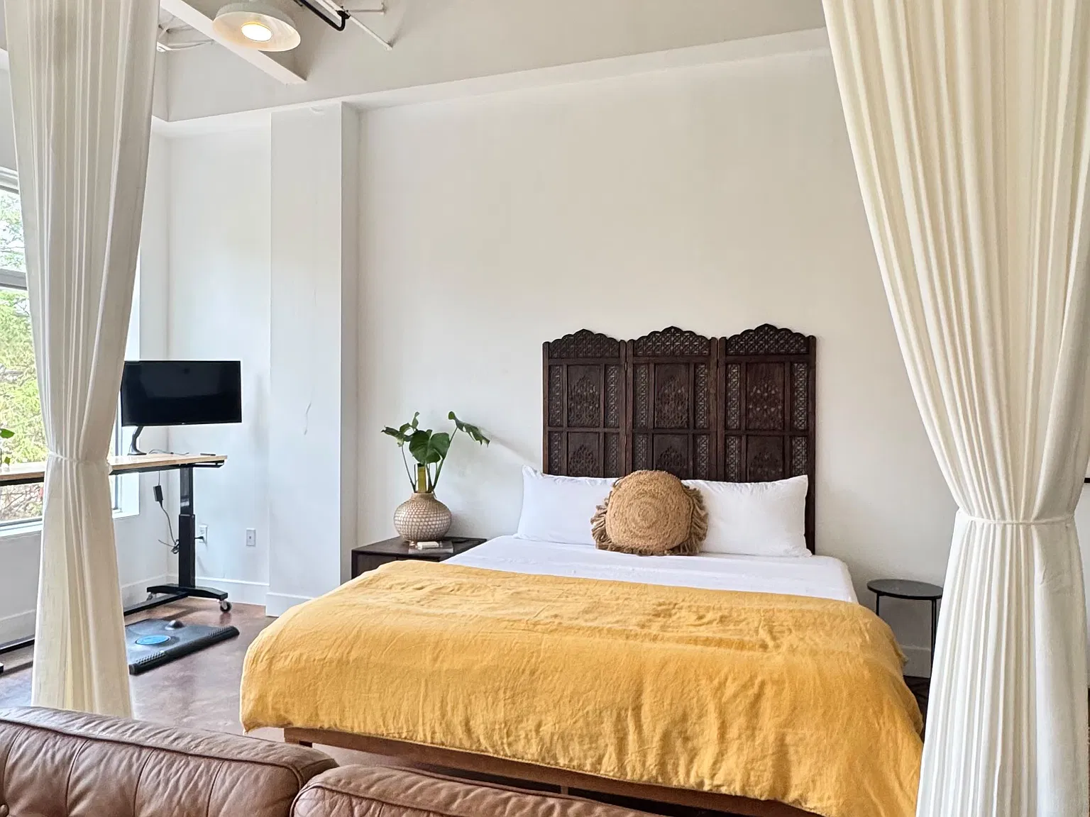 Studio, 785 sqft, $2,600 — Photo 4