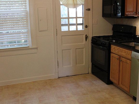 4th image of 1021 S Barton St Unit 108