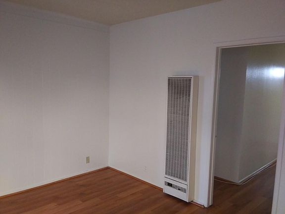 5th image of 5822 Waring Ave APT 1