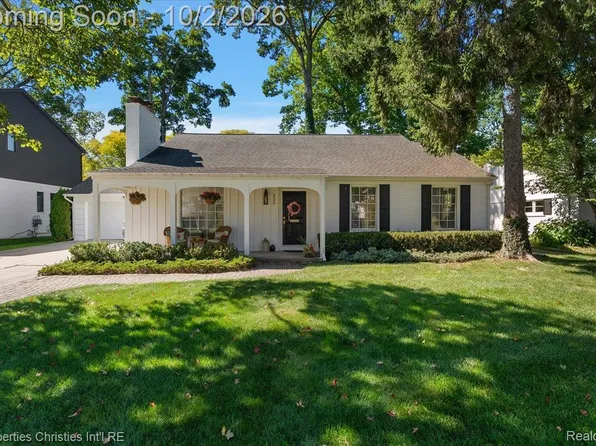 936 S Glenhurst Dr, Birmingham, MI 48009