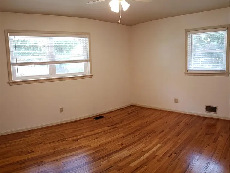 3662 Rock Springs Dr SW — Photo 33