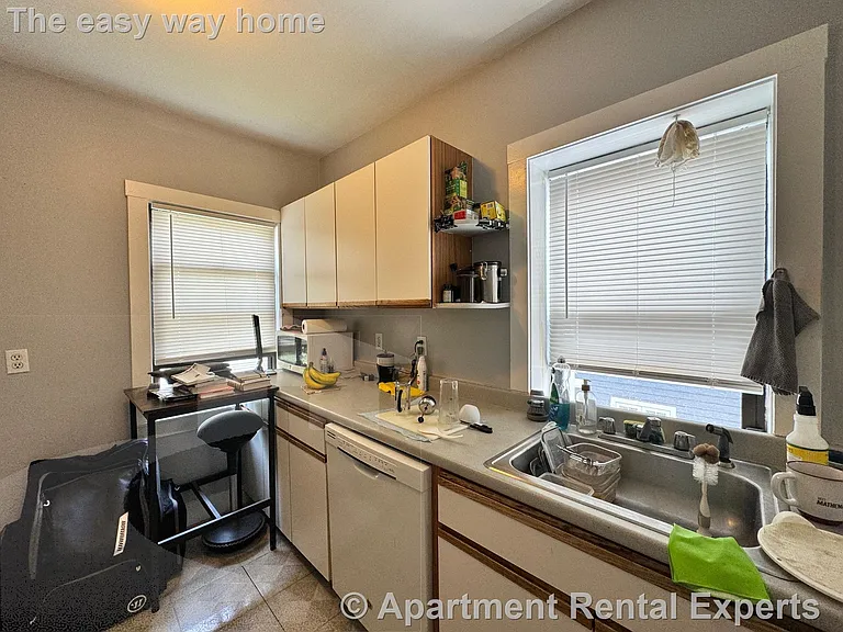566 Putnam Ave #2R — Photo 5