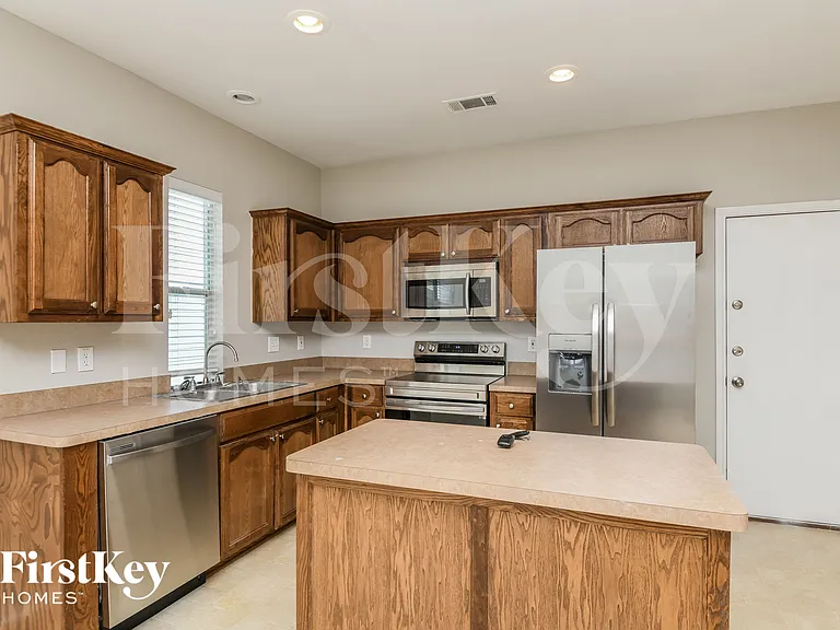 11004 Kinston St — Photo 6