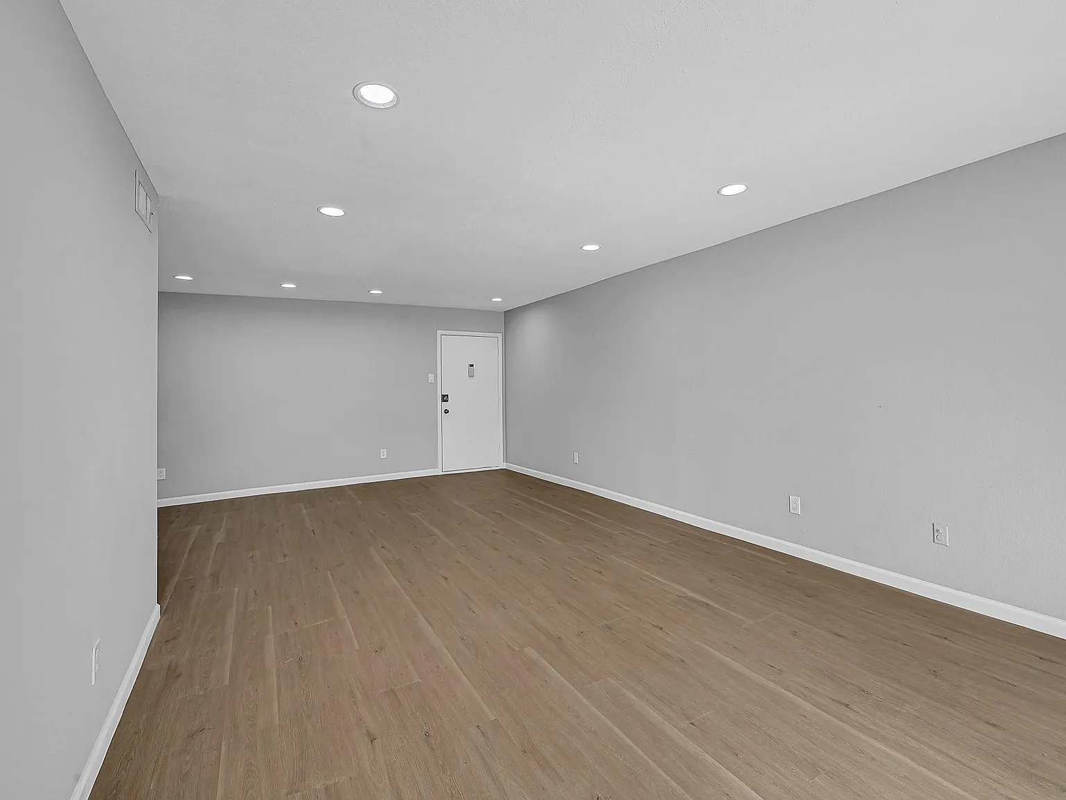 1 bed, 1.0 bath, 898 sqft, $1,550 — Photo 4