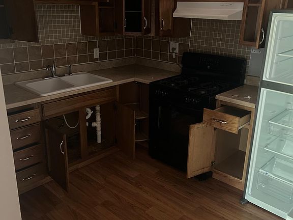 4th image of 515 Arlington St Unit 1
