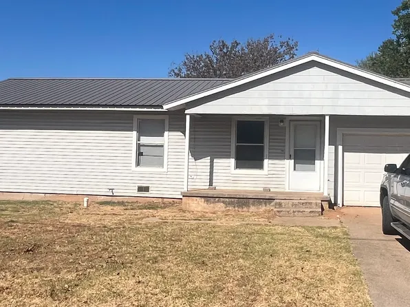 601 N 7th St, Comanche, OK 73529