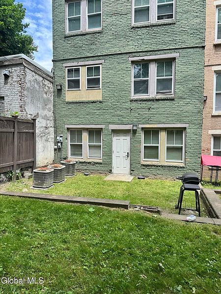 4th image of 304-308 Clinton Avenue