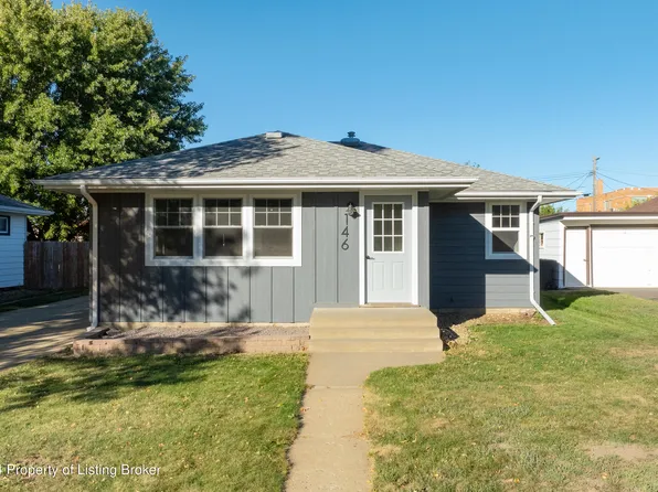 146 4th Ave SE, Dickinson, ND 58601
