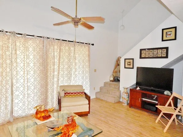 7200 SW 8th Ave #K65, Gainesville, FL 32607