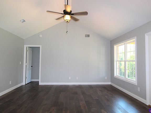 4th image of 106 E Piedmont Dr
