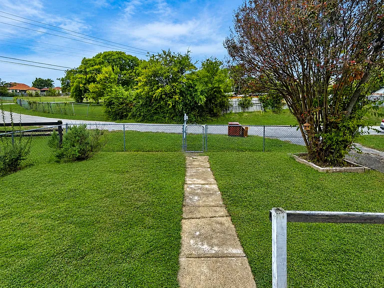 2714 Kavasar Dr — Photo 23