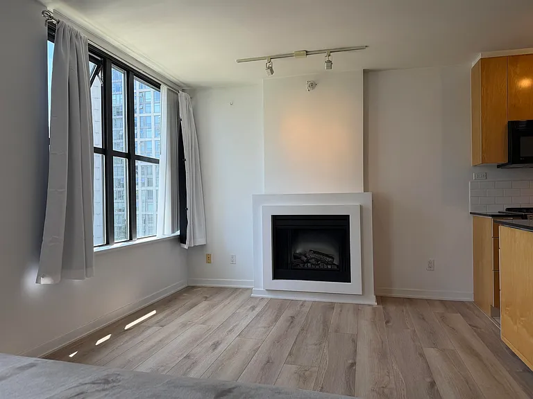 989 Beatty St #904 — Photo 12