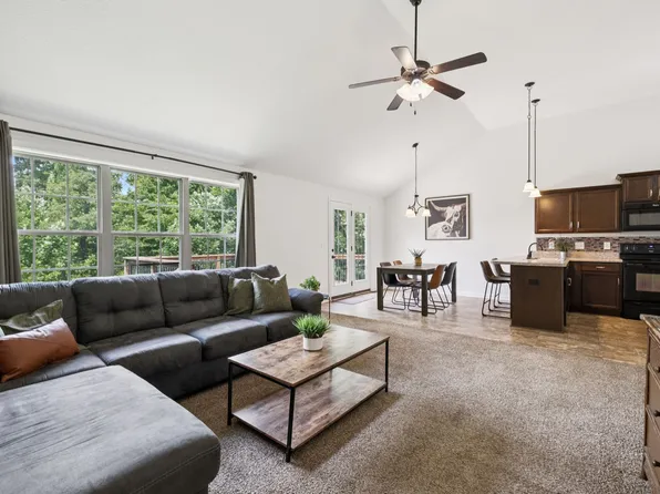 1815 Camelot Dr, Clarksville, TN 37040