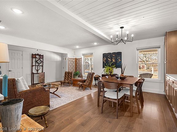 5th image of 3211 Village Rd