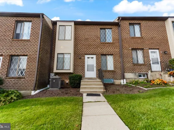 5200 Hilltop Dr APT S14, Brookhaven, PA 19015