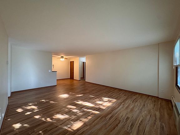 2nd image of 401 9th St SE APT 204