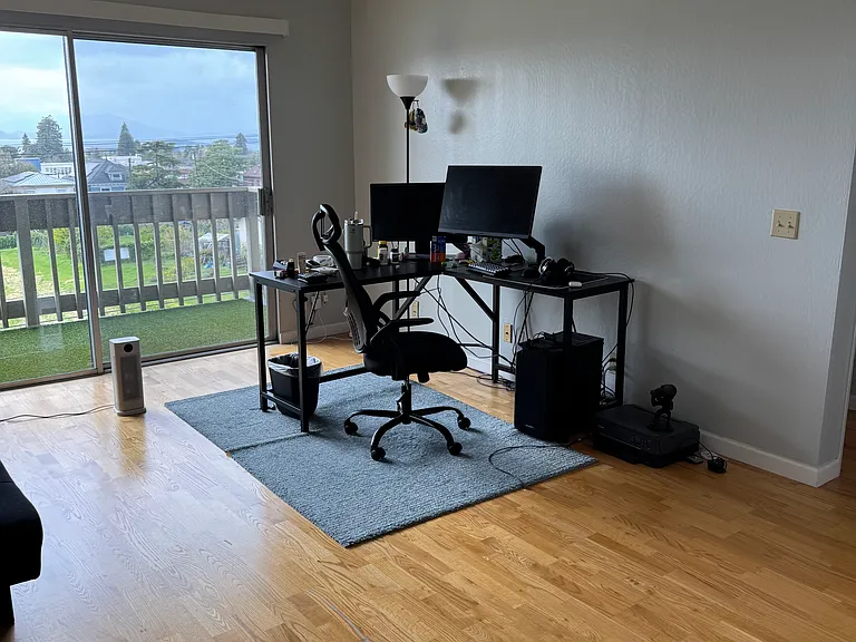 1725 Oxford St — Photo 11