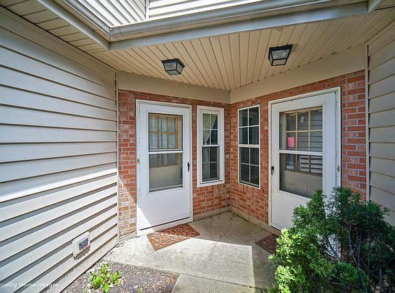 3rd image of 1419 Golfview Dr