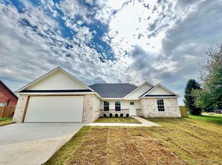 17531 W Tray Rd, Tahlequah, OK 74464