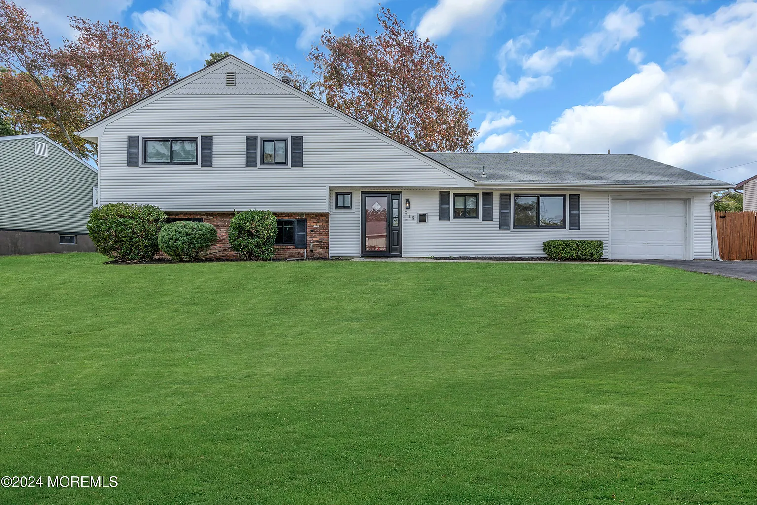 519 Wakefield Road photo 1