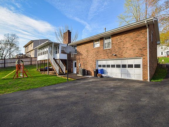 2nd image of 7125 Cedar Crest Rd