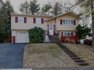 6 Wolfe Dr, Wanaque, NJ 07465
