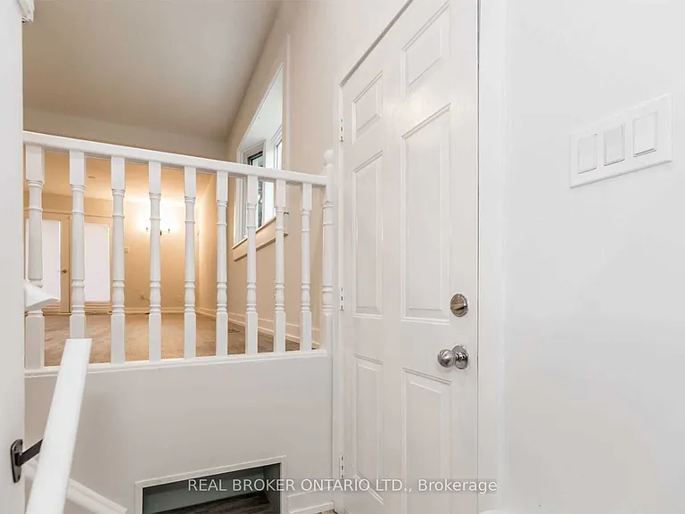 156 Clapperton St — Photo 14