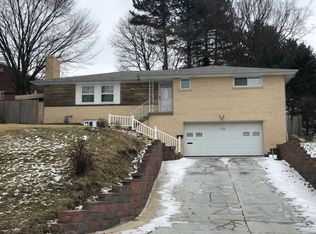 1105 Greentree Rd, Pittsburgh, PA 15220