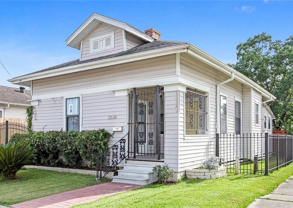 1st image of 2538 Amelia St