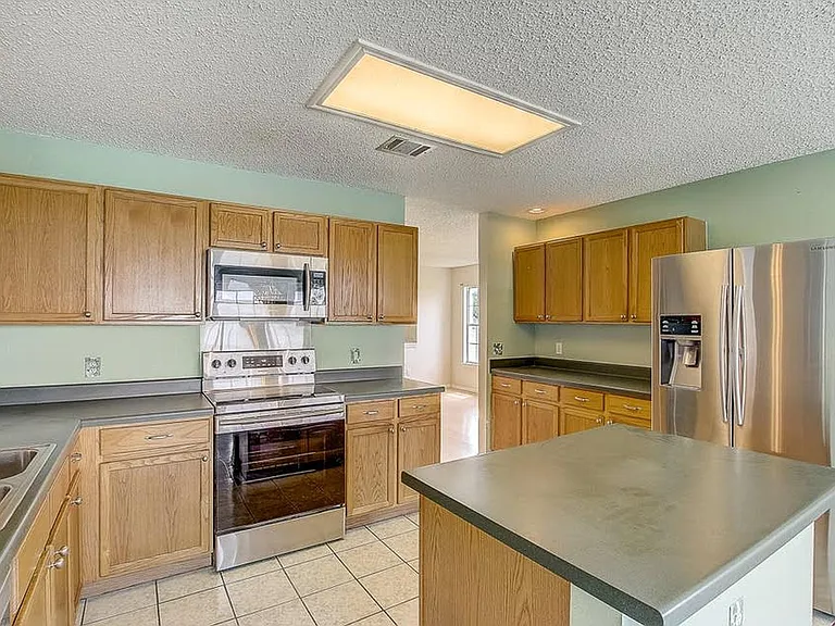 17627 Dansworth Dr — Photo 25