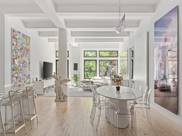121 W 17th St APT 2D, New York, NY 10011