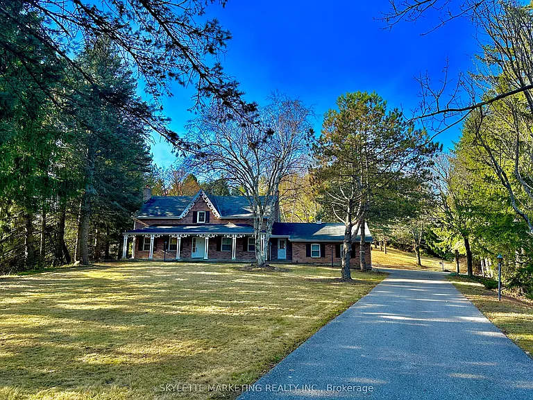 8 Blue Grass Dr — Photo 1